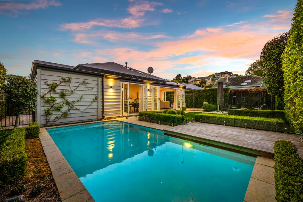 Photos of 6 Ashton Road