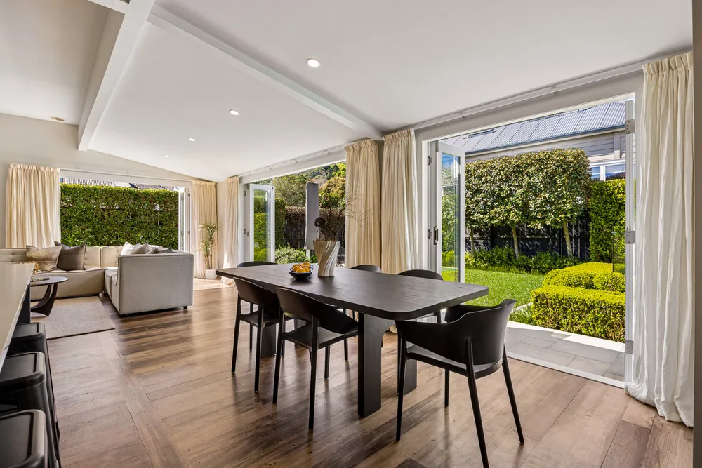 Photos of 6 Ashton Road