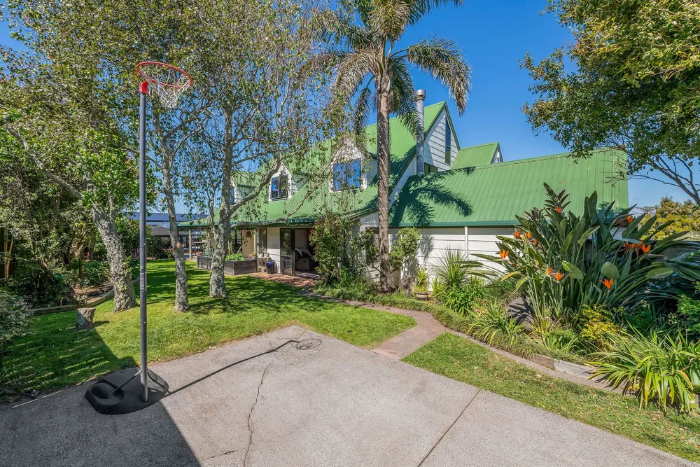 Photos of 16 Elliot Street
