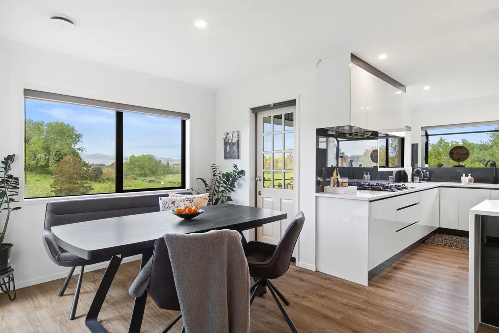 Photos of 540 Runciman Road
