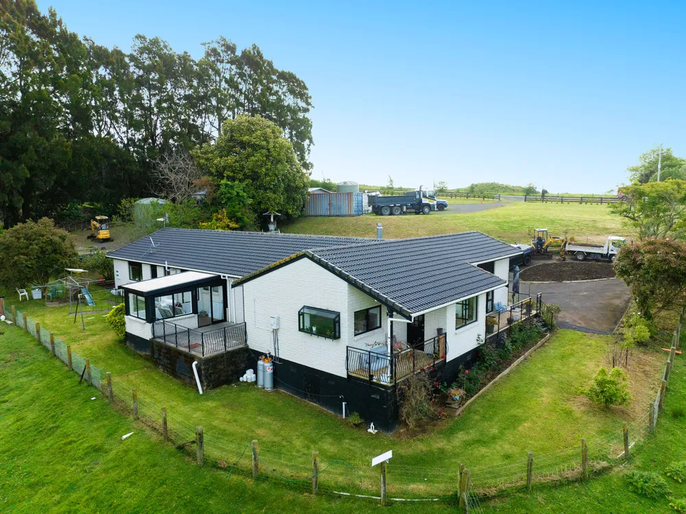 Photos of 540 Runciman Road