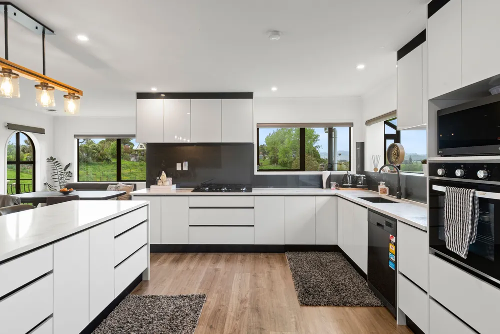 Photos of 540 Runciman Road