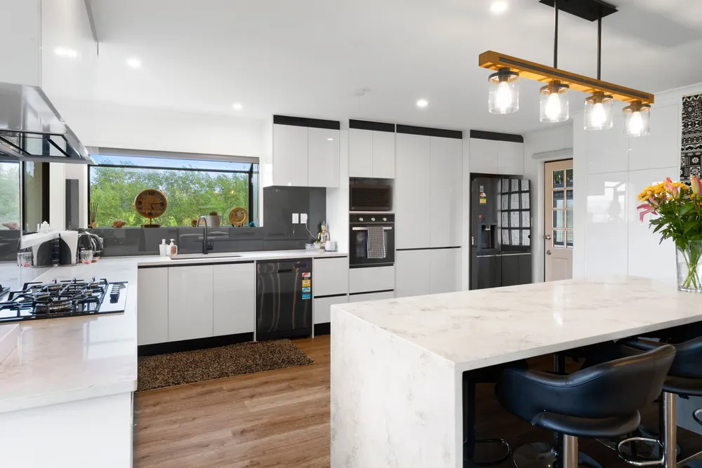 Photos of 540 Runciman Road