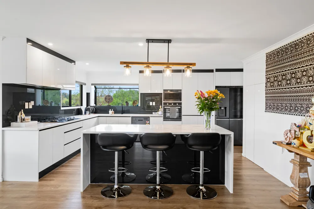 Photos of 540 Runciman Road