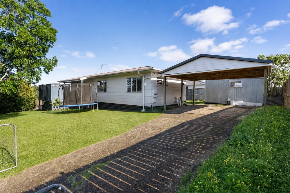 Photos of 185 Coxhead Road