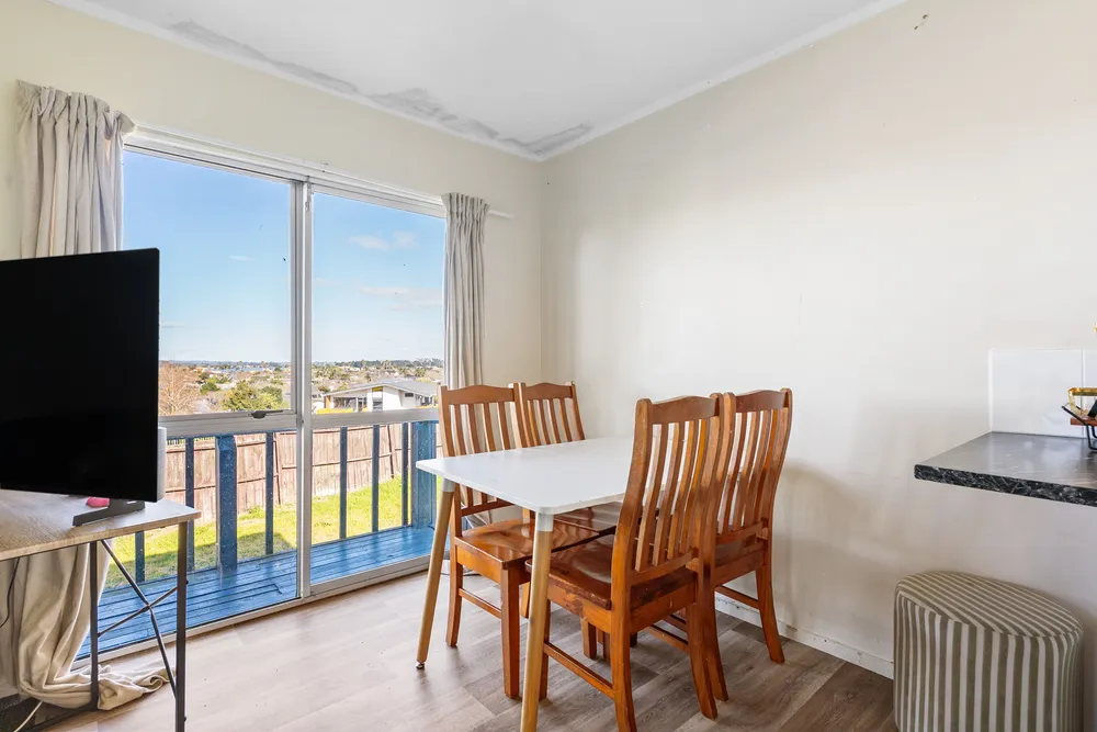 Photos of 185 Coxhead Road