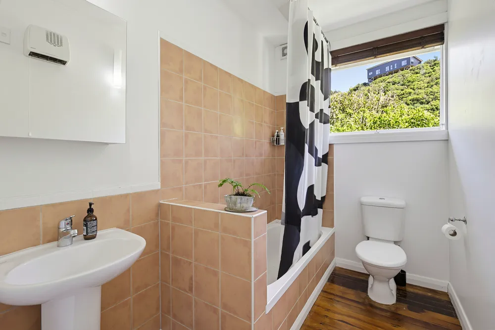 Photos of 335 Ohiro Road