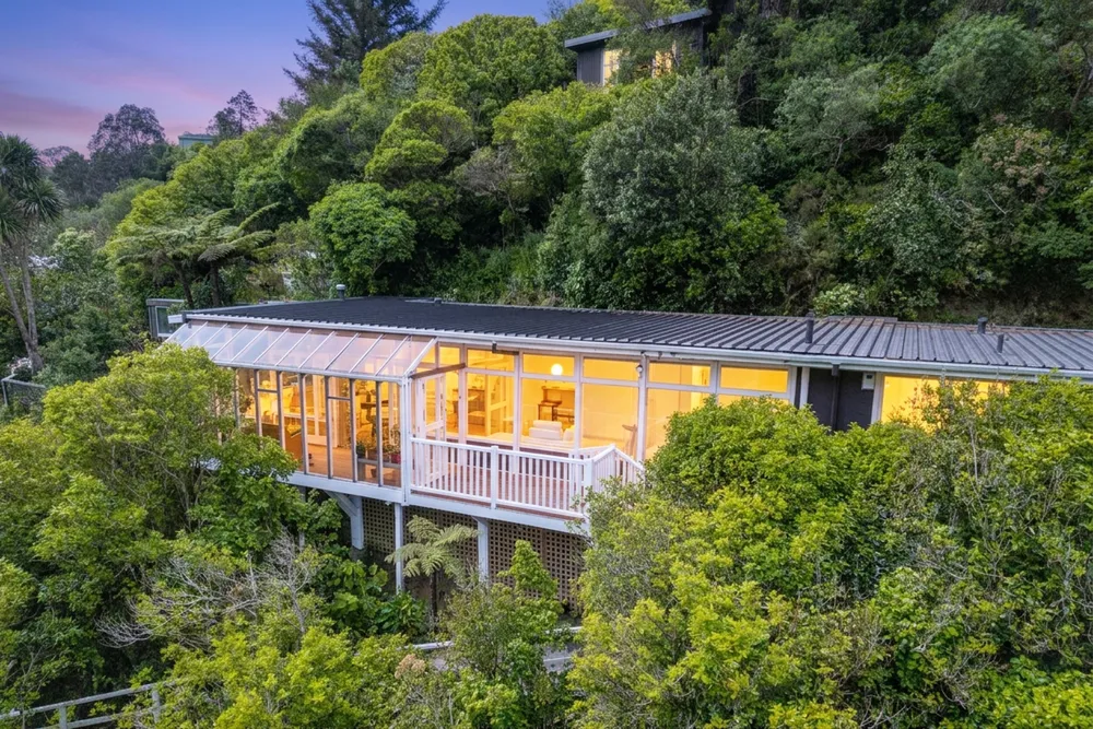 Photos of 335 Ohiro Road