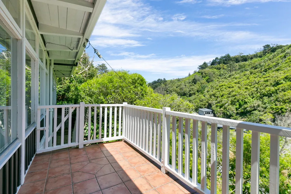 Photos of 335 Ohiro Road