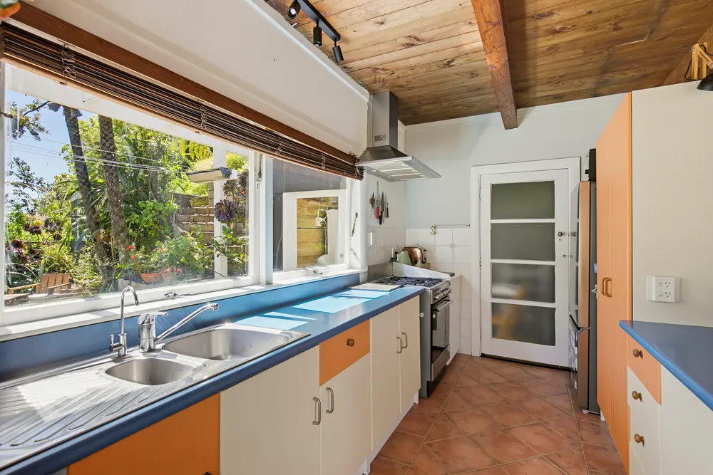 Photos of 335 Ohiro Road