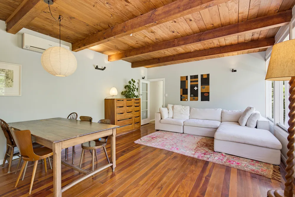 Photos of 335 Ohiro Road