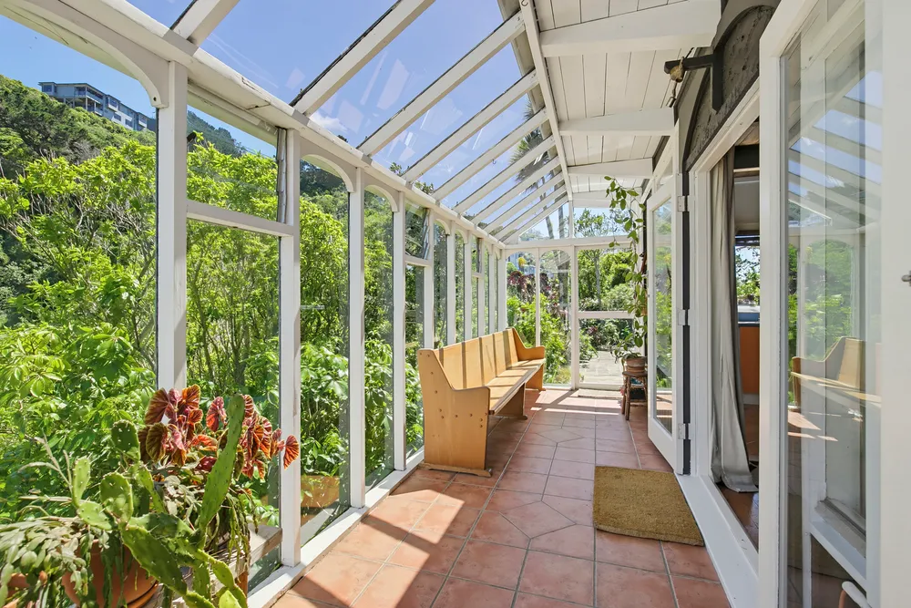 Photos of 335 Ohiro Road