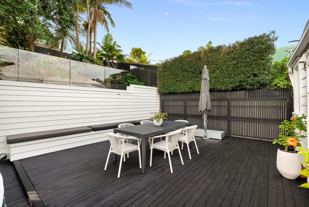 Photos of 16 Georgina Street