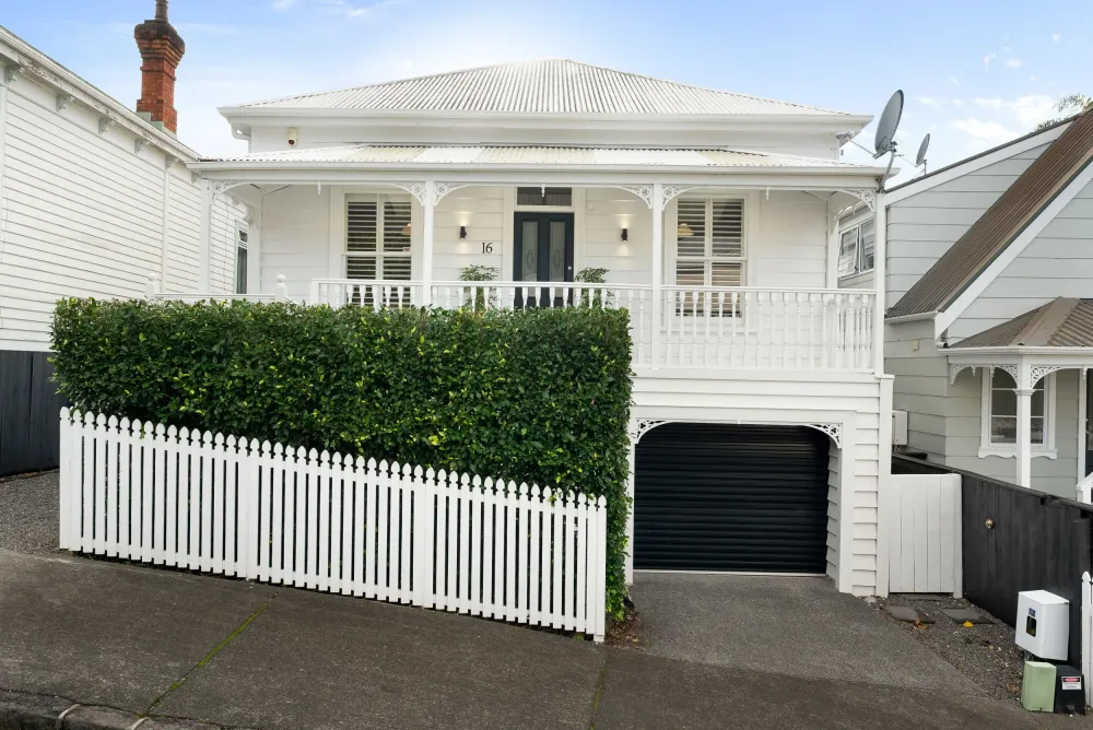 Photos of 16 Georgina Street