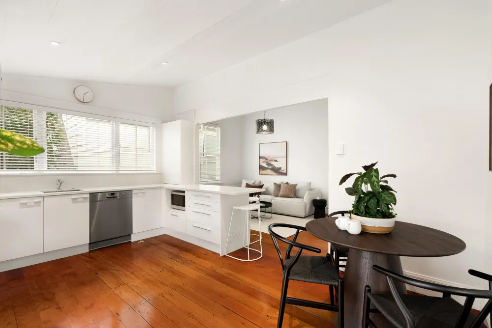 Photos of 16 Georgina Street