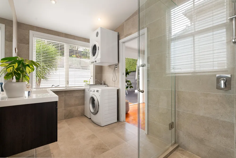 Photos of 16 Georgina Street