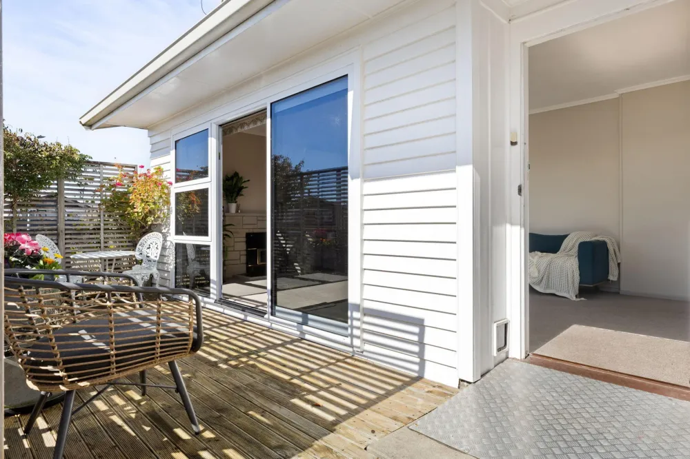 Photos of 9 Deanwell Avenue