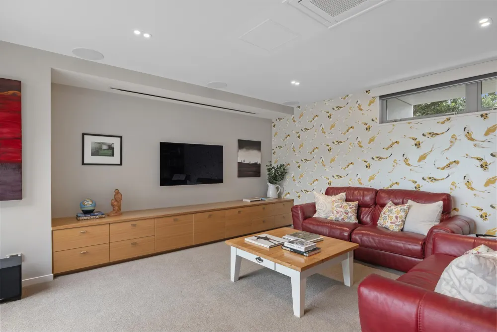 Photos of 2 Burgess Street