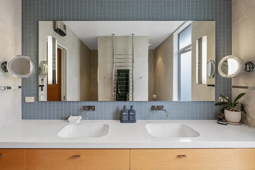 Photos of 2 Burgess Street