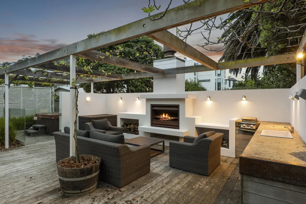 Photos of 2 Burgess Street