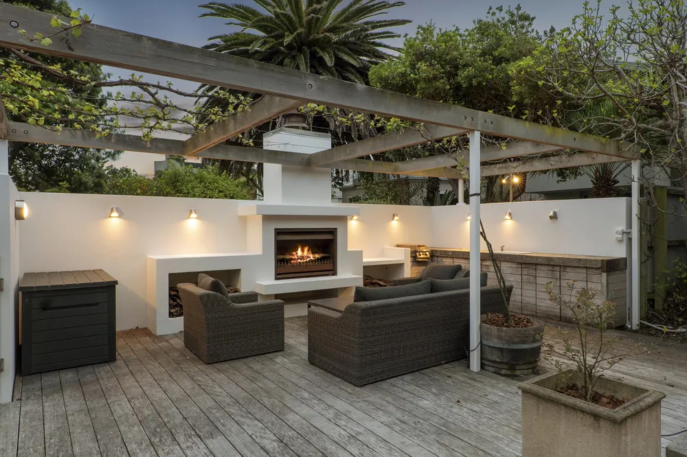Photos of 2 Burgess Street