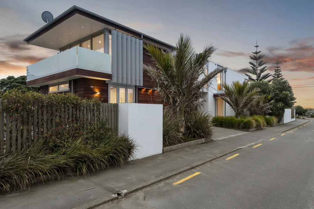Photos of 2 Burgess Street