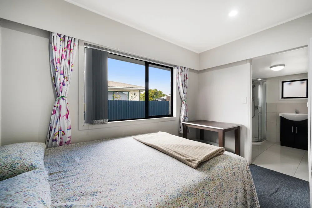 Photos of 29 Hokianga Street