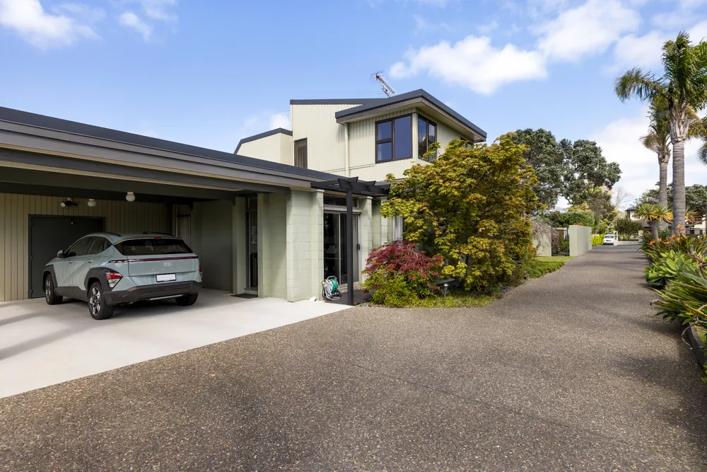 Photos of 339 Riddell Road
