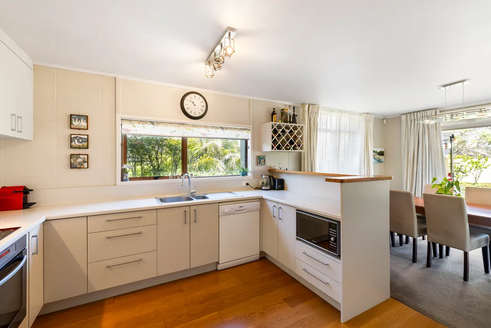 Photos of 339 Riddell Road