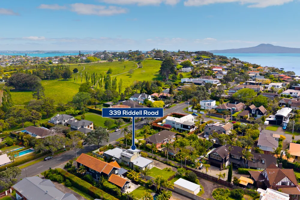 Photos of 339 Riddell Road