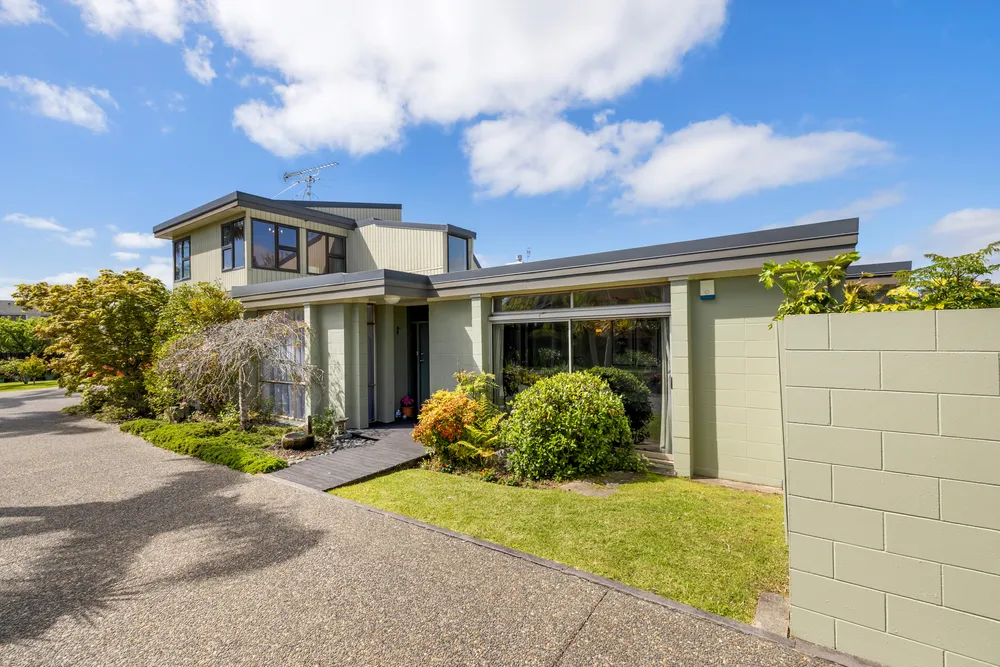 Photos of 339 Riddell Road