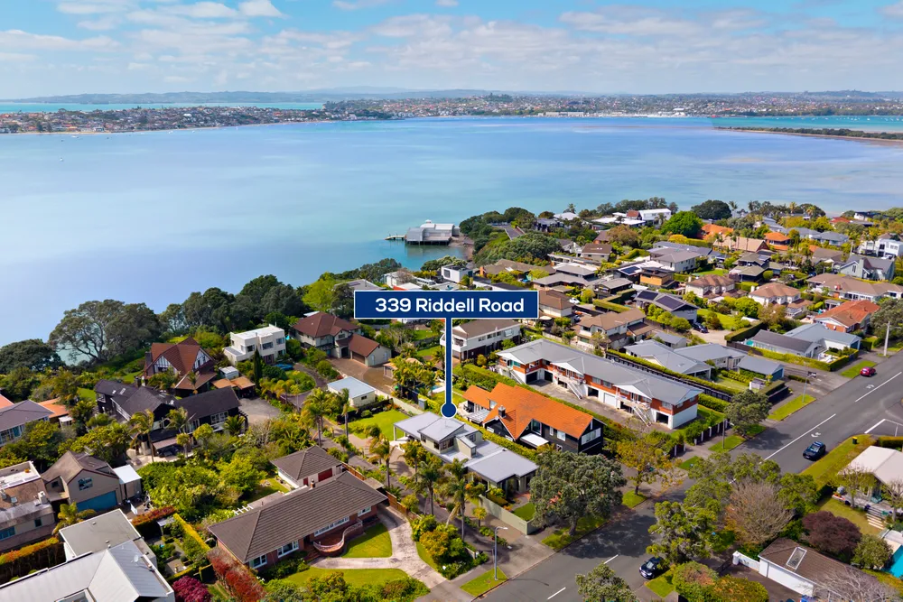 Photos of 339 Riddell Road