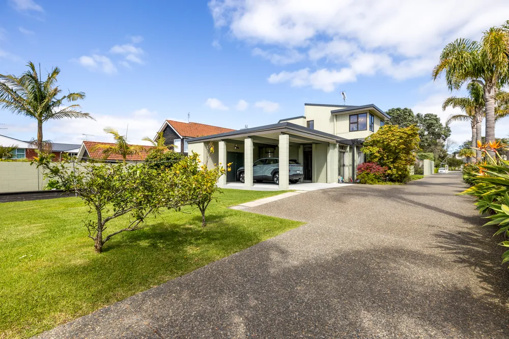 Photos of 339 Riddell Road