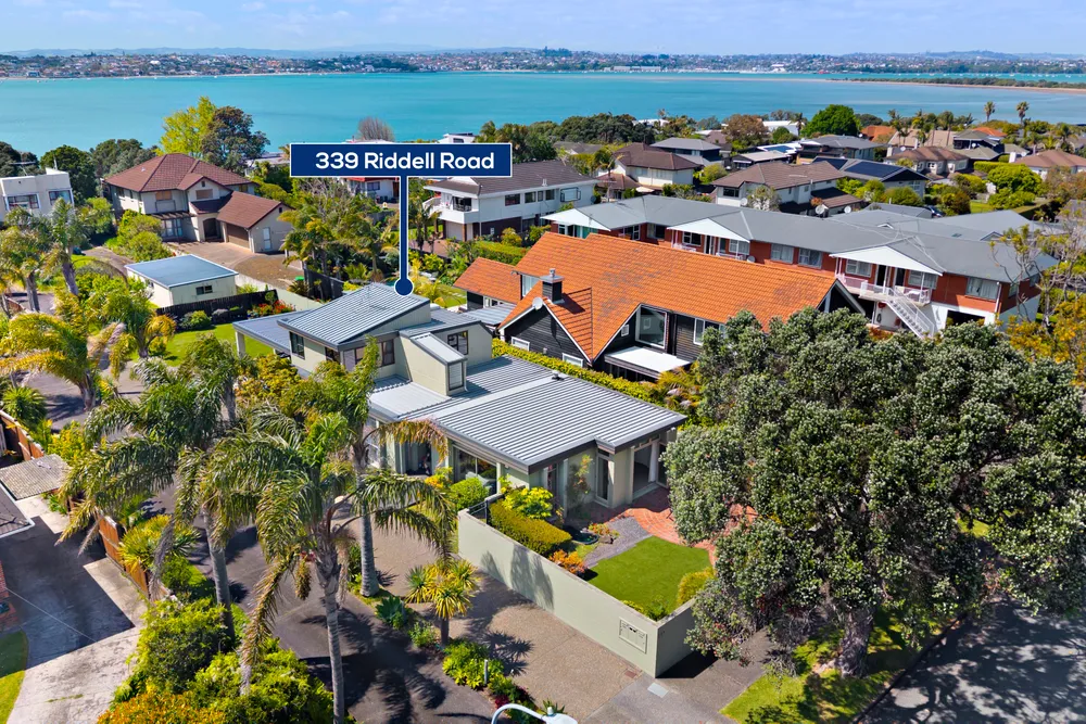 Photos of 339 Riddell Road