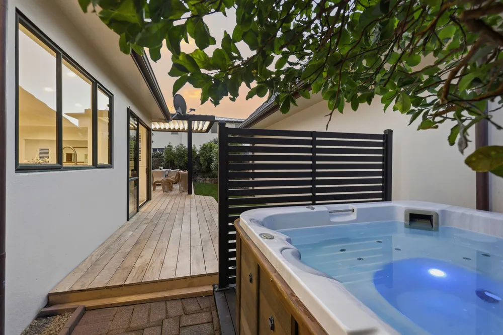 Photos of 16A Seccombes Road