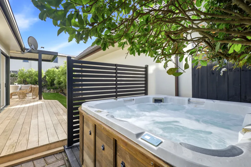 Photos of 16A Seccombes Road