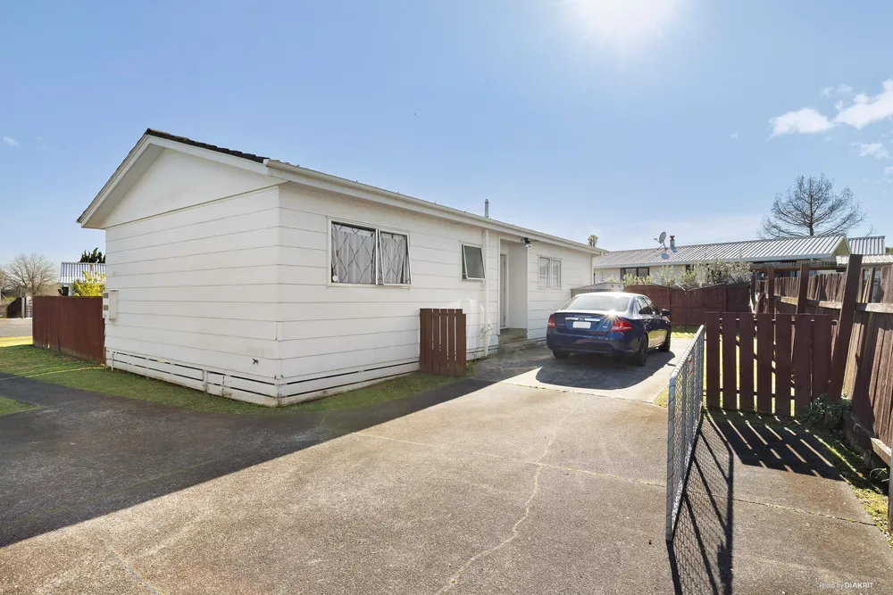 Photos of 1/62 Redcrest Avenue