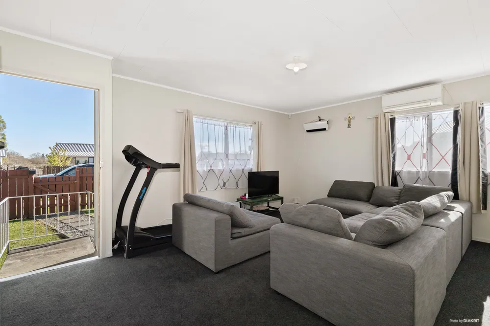 Photos of 1/62 Redcrest Avenue