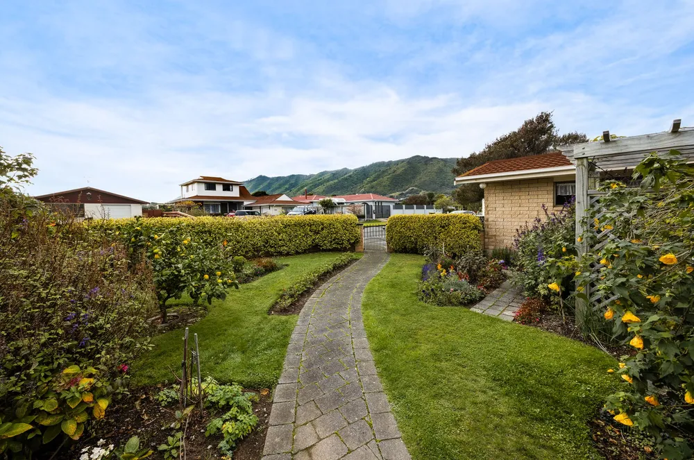 Photos of 6 Rewarewa Crescent