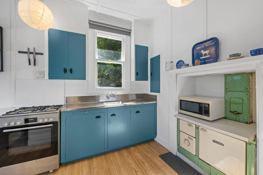 Photos of 2787 Queen Charlotte Drive