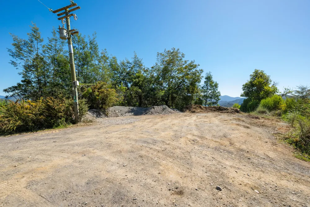 Photos of 2787 Queen Charlotte Drive