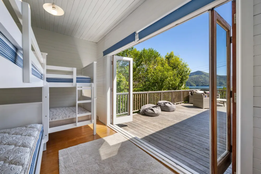 Photos of 2787 Queen Charlotte Drive
