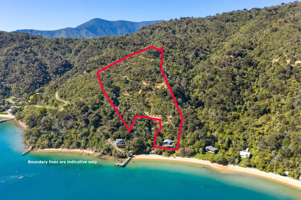 Photos of 2787 Queen Charlotte Drive
