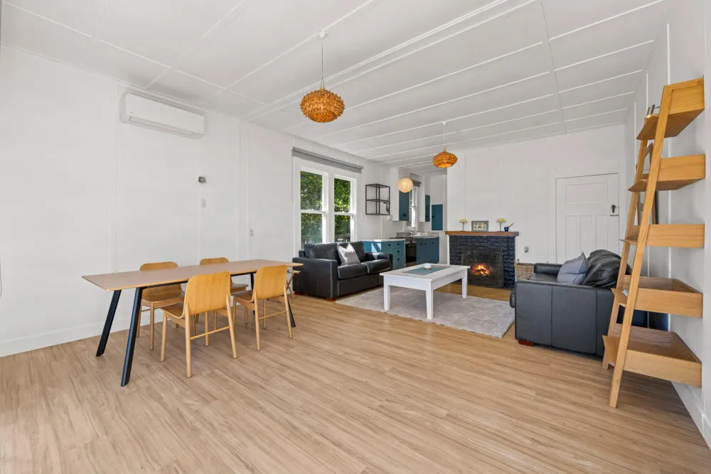 Photos of 2787 Queen Charlotte Drive