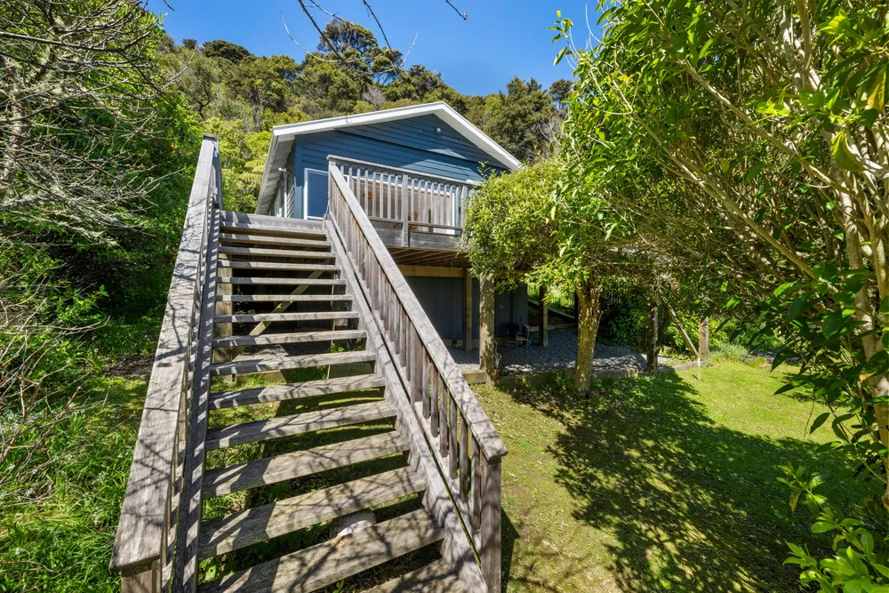 Photos of 2787 Queen Charlotte Drive