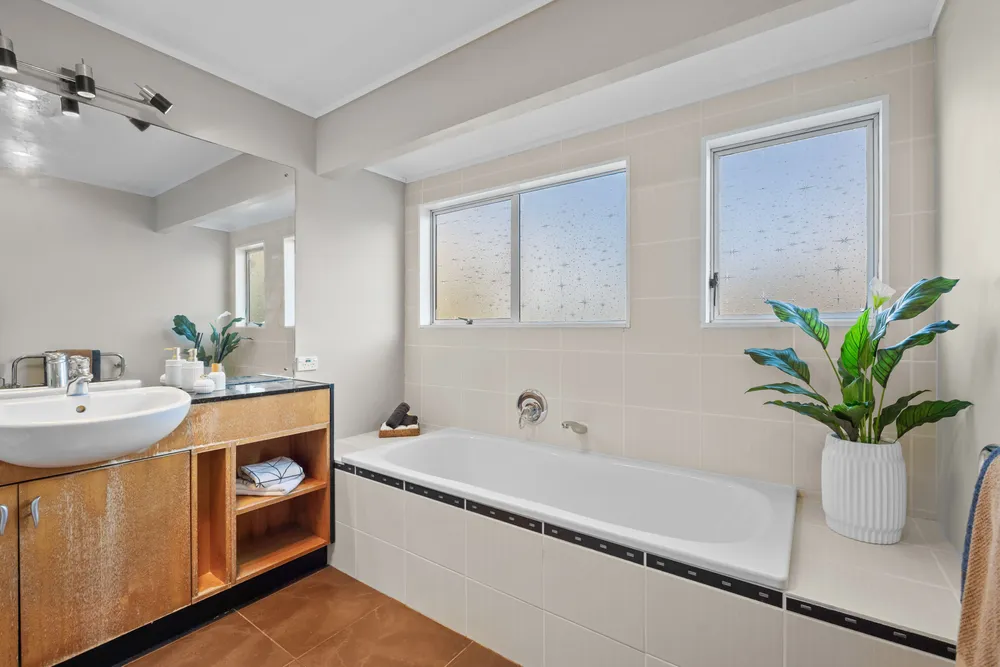Photos of 36A Pyatt Crescent