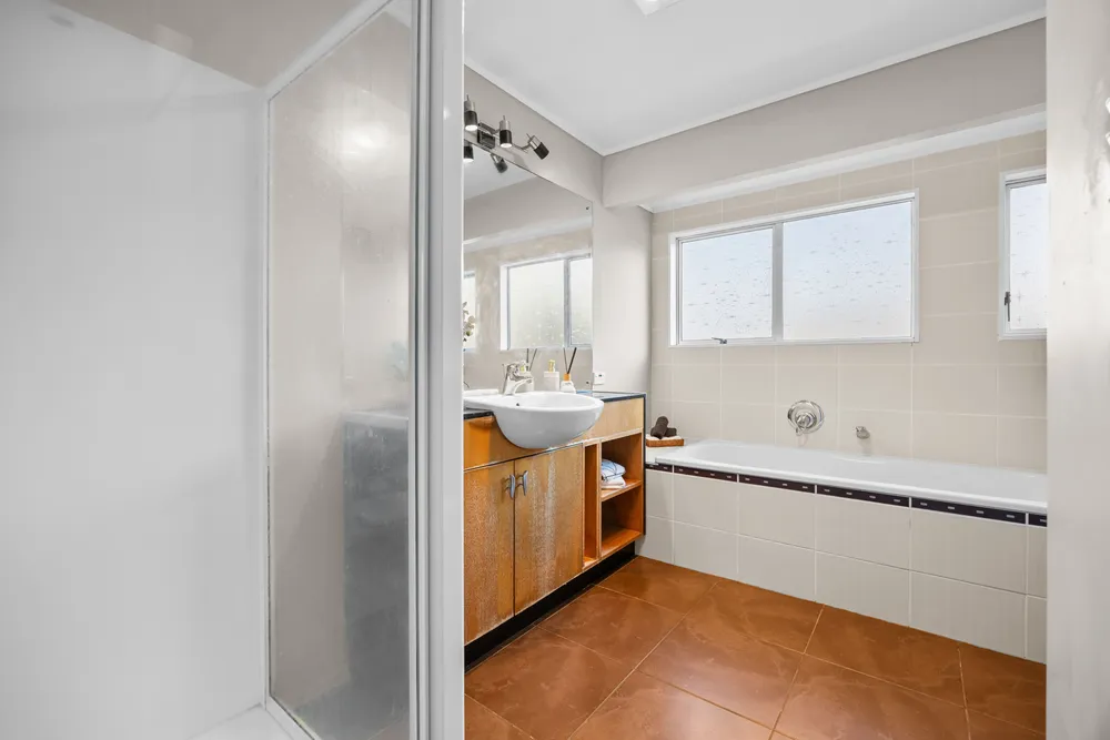 Photos of 36A Pyatt Crescent
