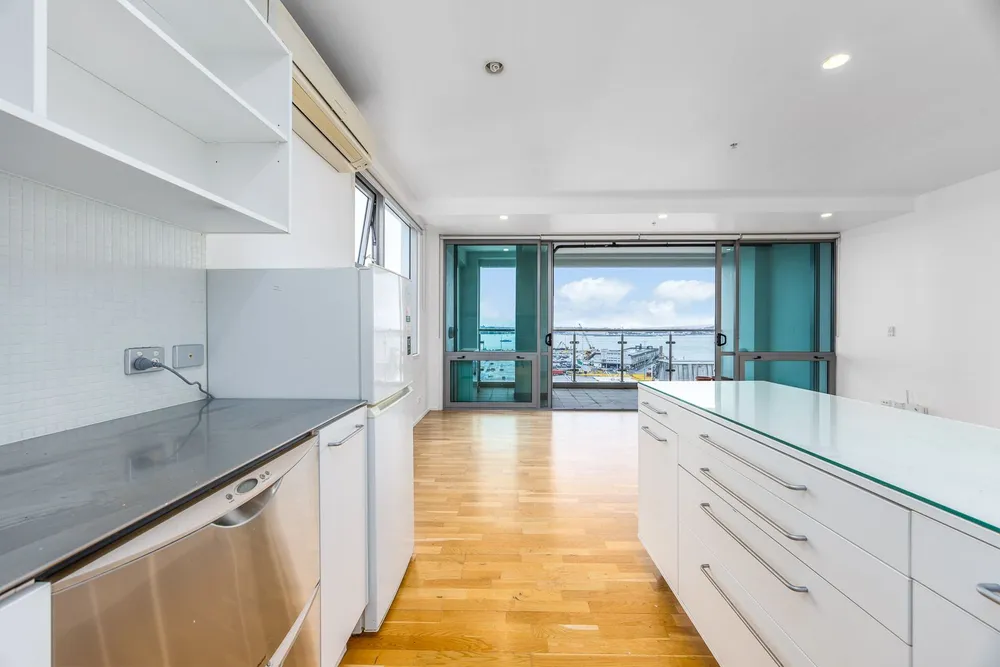 Photos of 1401/30 Beach Road