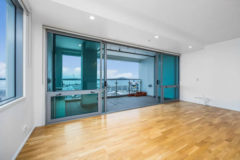 Photos of 1401/30 Beach Road