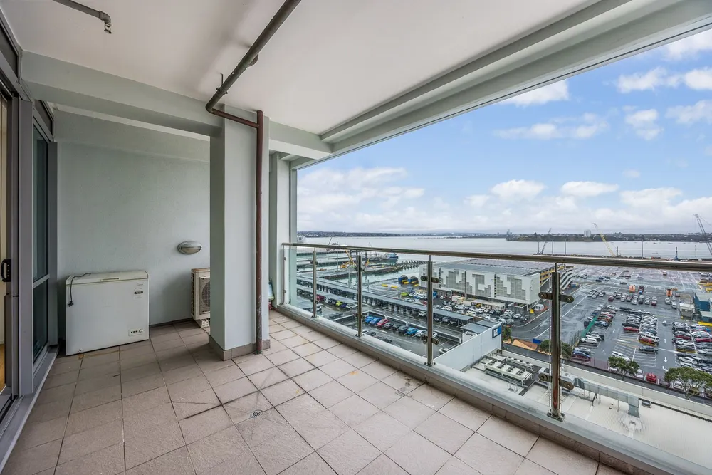 Photos of 1401/30 Beach Road